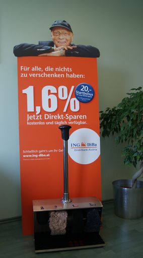  Gratis Schuhe putzen an einer der vielen ING-DiBa Schuhputzmaschinen.