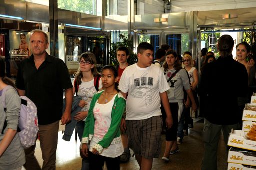 Vorschau Bild von Jugendliche treffen ein