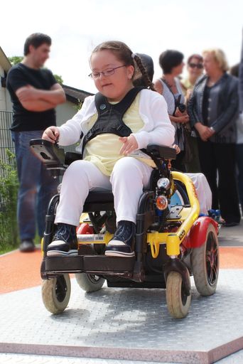 Vorschau Bild von Ambulatorium Sonnenschein Patientin Diana Denk auf der Sechseck-Wipp-Platte