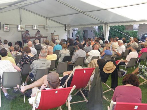  Jedes Jahr im Juni wird Schloss Deutschkreutz von Literaturbegeisterten und Lesern aller Richtungen aufgesucht, die sich hier versammeln um mit "Literatur in Grün" die österreichische Literatur zu feiern.