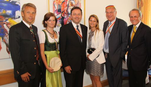  NR-Abg. Dr. Reinhold Lopatka, Christine Pircher, BM DI Niki Berlakovich, Eva Gollubits, MKV-Vorsitzender Mag. Helmut Kukacka, Ex-NR Abg. Dr. Josef Höchtl
