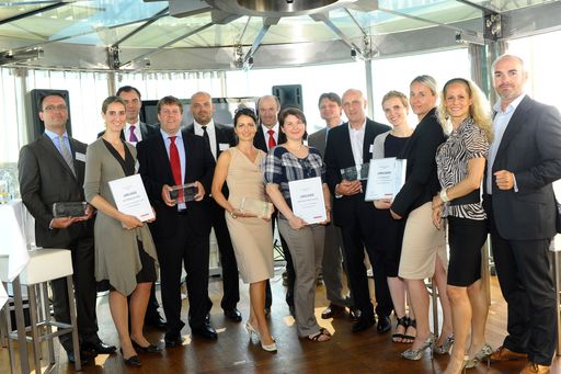  http://www.apa-fotoservice.at/galerie/1968
Die seit 2009 in Deutschland verliehenen Immobilienmarken-Awards der Premise Group wurden heute Vormittag im Rahmen einer feierlichen Preisverleihung im Haas Haus erstmals auch für Österreich vergeben. Österreichs wertvollste Immobilienmarken sind ATP Planungs- und Beteiligungs-AG (Kategorie Architekten), Raiffeisen Bankengruppe Österreich (Kategorie Banken), HSG Zander Austria (Kategorie Facility Management), Pioneer Investments Austria (Kategorie Fonds/Investoren), OTTO IMMOBILIEN GRUPPE (Kategorie Immobilienmakler), PORR Solutions Immobilien- und Infrastrukturprojekte (Bauträger/Projektentwickler), EHL IMMOBILIEN (Kategorie Property Management), Wirtschaftsagentur Wien (Kategorie Wirtschaftsregionen) und Viertel Zwei (Kategorie Wirtschaftsstandorte)