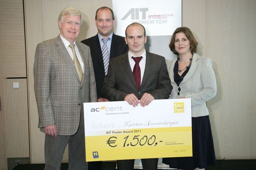 Im Bild: (v.l.n.r.) Prof. Dr. Wolfgang Knoll, Managing Director des AIT, Mag. Michael Moll, Geschäftsführer der accent Gründerservice GmbH, DI. (FH) Martin Humenberger, Gewinner des AIT-Poster-Award 2011, DI Dr. Doris Agneter, Geschäftsführerin der tecnet capital Technologiemanagement GmbH.