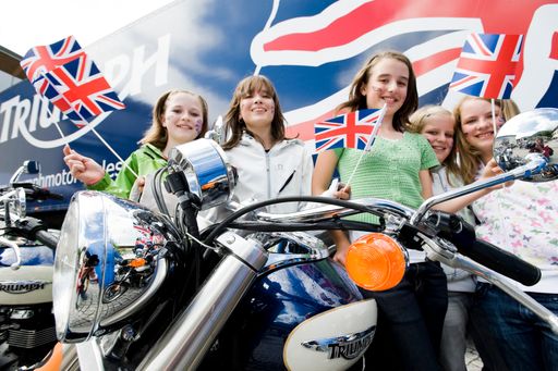  Very british - Groß & Klein freut sich auf die 6. Triumph Tridays in Neukirchen am Großvenediger.