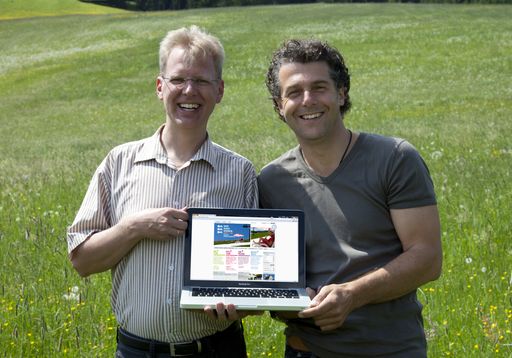  DI (FH) Patrick Neumann (Geschäftsführer Internetservice Neumann) und Alexander Szadeczky (Geschäftsführer Nofrontiere Design GmbH) freuen sich über den gelungenen Webauftritt für das Urlaubsland Baden-Württemberg
