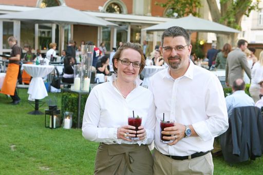  http://www.apa-fotoservice.at/galerie/2012/
The Imperial Riding School Vienna: Sommerfest im City Garden. Im Bild v.l.n.r.: Iris Baugatz (Area Director of Sales & Marketing, Central Europe), Peter Lorenz (General Manager The Imperial Riding School Vienna).