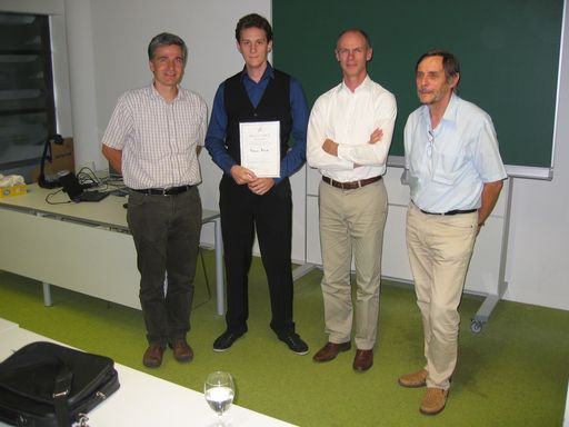 Im Bild v.l.n.r.: Univ.Prof. DI Dr. Bernhard Jakoby (Leitung ARGE Sensorik), Dr. Roman Bruck (Preisträger ARGE Sensorik Award 2011); Jurymitglieder: Univ.Prof. Dr. Michiel J. Vellekoop (TU Wien), DI Dr. Franz Kohl (Österreichische Akademie der Wissenschaften)
