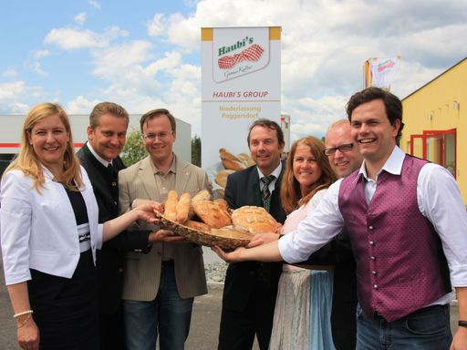 Vorschau Bild von Mag. Sabrina Schütz Oberländer, LAbg. Bernhard Gritsch, Finanzlandesrat Harald Dobernig, GF Anton Haubenberger, Dorothea Haubenberger, GF Felix Teuretzbacher, GF Anton Haubenberger jun.