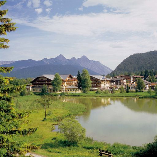  Idyllisch am Wildsee gelegen lädt das Hotel BEST OF Seefeld Seespitz.Zeit zur Entschleunigung ein.