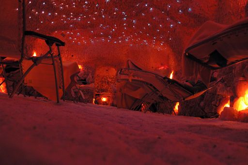  Steigt das Thermometer während der Monate Juli und August 2011 auf über 30 Grad im Schatten Außentemperatur, so gibt es beim Erwerb einer Eintrittskarte für die Salzgrotte Saliseum eine zweite Sitzung direkt im Anschluss kostenlos dazu.