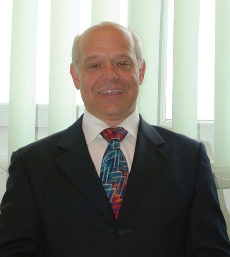 Neuer Kopf für das hagebau Österreich Vertriebsteam: Rudolf Scherrer (53) übernahm mit 1.Mai 2011 die Vertriebsleitung von hagebau Baustoffhandel.