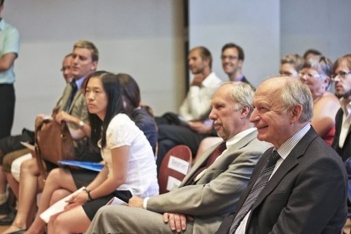 Vorschau Bild von von rechts: Bernhard Felderer (Direktor, IHS), Ewald Nowotny (Gouverneur, OeNB)