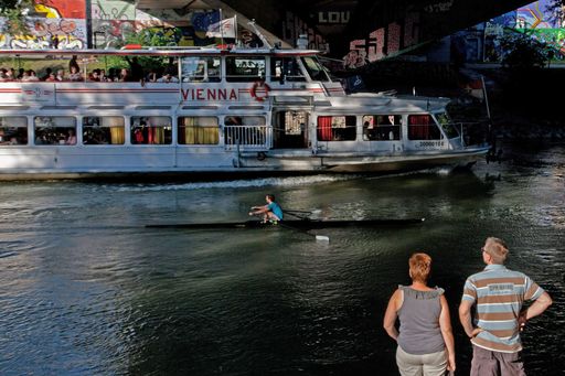 Vorschau Bild von Training zur wienereiner Ruderregatta auf dem Donaukanal.