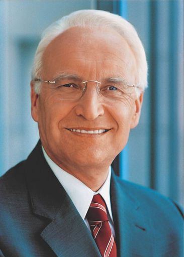  Politischer Ehrengast beim "Hayek Colloquium" ist Dr. Edmund Stoiber, ehemaliger deutscher Kanzlerkandidat, über viele Jahre bayerischer Ministerpräsident und Vorsitzender der CSU.