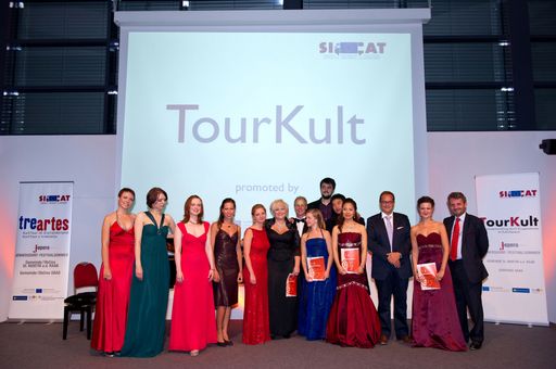 Vorschau Bild von Die 12 Teilnehmer des Jurykonzerts im Thermenland Congress Center Loipersdorf am 11.08.2011.