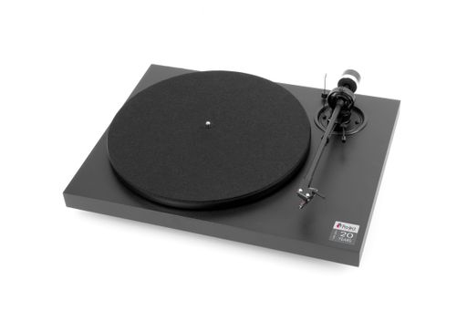 Vorschau Bild von Pro-Ject Anniversary: Die Wiederkehr einer Legende aus dem Jahr 1991. Der damals einzige leistbare audiophile Plattenspieler wurde als Sondermodell wieder aufgelegt. Preis: 299 Euro.