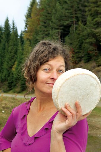 Vorschau Bild von Almut Knaller "bio-bewirtschaftet" die Naggleralm auf 1.300m Seehöhe.