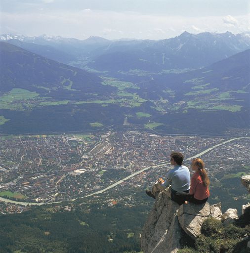 Gipfelsturm und Gemütlichkeit liegen bei der Wander-Weltmeisterschaft in Innsbruck-Igls so nah beisammen wie Stadtflair und Bergerlebnis in der Hauptstadt der Alpen.