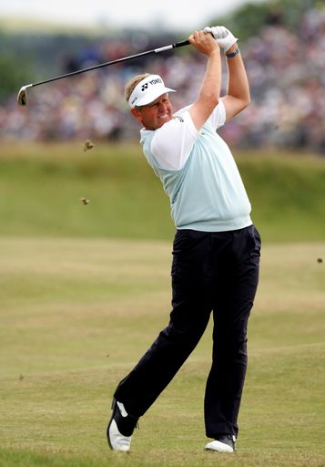 Golf-Ass Colin "Monty" Montgomerie schwingt den Golfschläger für den guten Zweck
