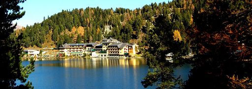  Indian Summer Feeling für Seehotel Jägerwirt Gäste im Herbst, Blick auf das Hotel