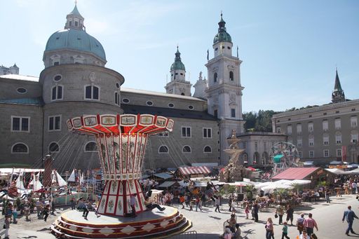 Vorschau Bild von Rund um den Ehrentag des Salzburger Schutzpatrons Rupert am 24. September erfreut sich die Salzburger Altstadt alljährlich am ausgelassenen Treiben am Rupertikirtag.