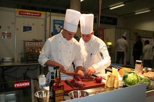  "Tourismus am Gipfel" lautet das Motto der Innsbrucker Gastronomie- und Hotelfachmesse fafga `11, die die Spitzenleistungen der Touristiker weiter forcieren will.
