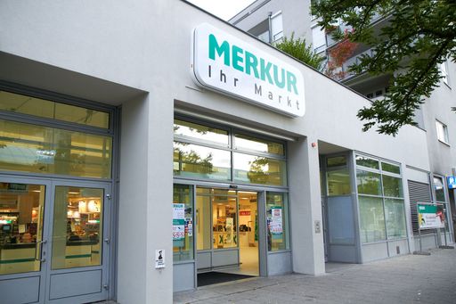 http://www.apa-fotoservice.at/galerie/2170
Der generalrenovierte MERKUR Markt in 1200 Wien, Wexstraße 24, erstrahlt in neuem Glanz
