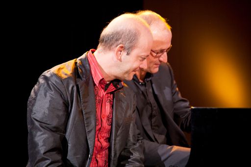 Vorschau Bild von Andy Lee Lang kam für ein spontanes Zusammenspiel mit Pianist Günther Straub auf die Bühne