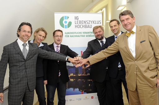 Initiatoren der IG Lebenszyklus Hochbau (v.l.n.r.): Stephan Heid (Heid Schiefer Rechtsanwälte), Nina Krecht (Heinrich & Mortinger), Philipp Kaufmann (Österreichische Gesellschaft für Nachhaltige Immobilienwirtschaft, ÖGNI), Karl Friedl (M.O.O.CON), Wolfgang Kradischnig (DELTA), Christoph M. Achammer (ATP Architekten und Ingenieure)