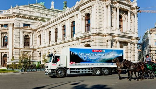 Paukenschlag für den Klimaschutz: Am Mittwoch, 28. Sept., stellt SPAR den ersten Vollhybrid-Lkw der schweren Klasse - einen 26-Tonner - der Öffentlichkeit vor.