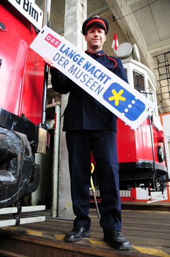 Umkreisen Sie in der Langen Nacht der Museen, vom 1. auf 2. Oktober, mit Oldtimer-Straßenbahnzügen des VEF-Verband der Eisenbahnfreunde die Wiener Innenstadt.