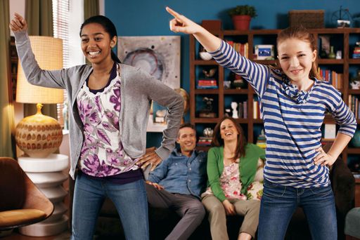 Vorschau Bild von Xbox Familie beim Spielen der Kinect Serie