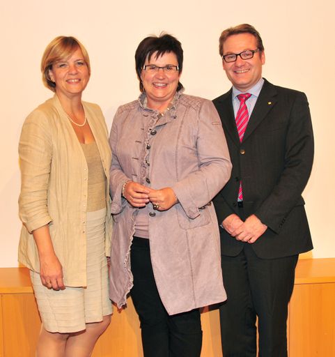  Bei der Generalversammlung des NÖ Hilfswerks: Landesrätin Barbara Schwarz, Präsidentin Michaela Hinterholzer und Geschäftsführer Gunther Hampel.