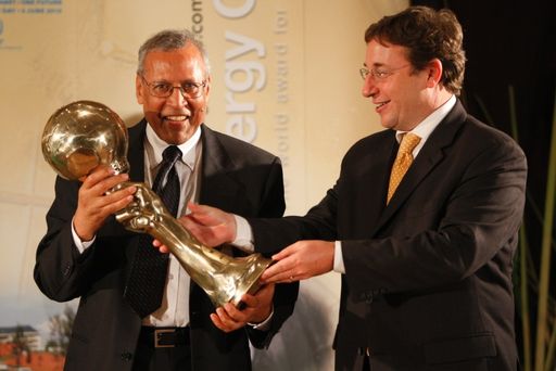 Auf dem Foto von li nach re: Ruanda 2011 - Energy Globe Word Award Winner, Mr. BP Agrawal und UNEP Executive Director Achim Steiner