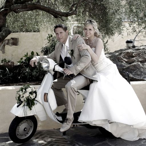 Vorschau Bild von Der Pflichttermin für angehende Brautpaare, Frischverliebte und Feierfreudige! Am 15. und 16. Oktober 2011 verwandelt sich das Stadttheater Bruck an der Leitha in ein wahres Hochzeits-Eldorado.