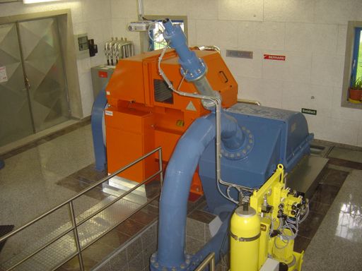  Familie Reindl zeigt vorbildlich, welche Einsatzbereitschaft vorhanden ist, um die Energiewende zu 100% erneuerbarer Energien rasch umzusetzen und freut sich sehr über die Anerkennung für die intensive Nutzung ihres Wasserkraftwerks in Zusammenhang mit einer Wärmekraftkopplung im Rißtal.