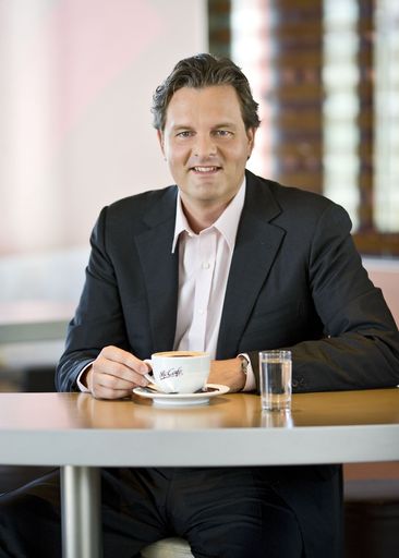  Andreas Schwerla, Managing Director McDonald's Österreich, präsentiert den ersten Nachhaltigkeitsbericht.