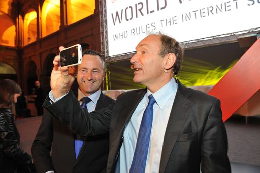  Hannes Ametsreiter, Generaldirektor Telekom Austria Group und A1, begrüßte Sir Tim Berners-Lee, Erfinder des WWW, beim future.talk 2011.