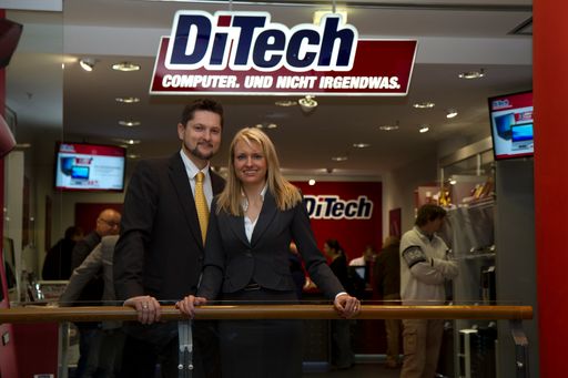 http://www.apa-fotoservice.at/galerie/2371
Im Bild v.l.n.r.: Damian Izdebski (Firmengründer und Geschäftsführer, DiTech), Mag. Aleksandra Izdebska(Firmengründerin, DiTech)