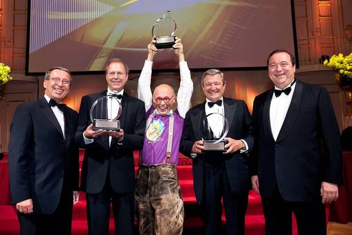 http://www.apa-fotoservice.at/galerie/2232
Gestern Abend ehrte das renommierte Prüfungs- und Beratungsunternehmen Ernst & Young drei herausragende österreichische Unternehmerpersönlichkeiten mit dem "Entrepreneur Of The Year Award".