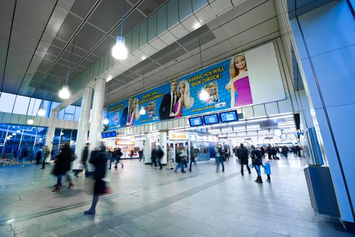 Vorschau Bild von Plakatsujet am Bahnhof