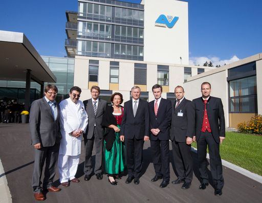 Vorschau Bild von Heute wurde im Rahmen eines feierlichen Festaktes im Beisein von Bundesminister Stöger das Rehabilitationszentrum Häring nach mehrjährigem Umbau neu eröffnet.