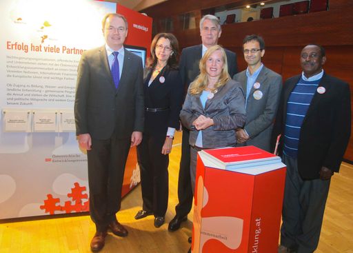  http://www.apa-fotoservice.at/galerie/2373/
Start der Info-Tour der Österreichischen Entwicklungszusammenarbeit.