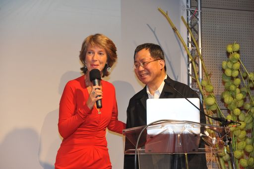 Vorschau Bild von Moderatorin Barbara Rett mit Gastredner Architekt Ken Yeang (v.l.n.r.)