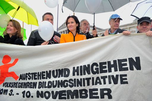  Im Bild v.l.n.r.: Musiol, Haider, Glawischnig, Mauhart, Hackl, Obonya