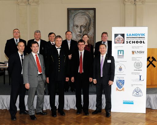Die Professoren der Partnerunis mit den Vertretern der Fa. Sandvik: Vizerektor Peter Moser, Montanuni mit Dr Klaus Sapetschnig, Sandvik.