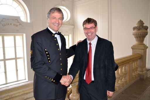 Vorschau Bild von Montanuniversität leoben: Vizerektor Peter Moser und Klaus Sapetschnig.