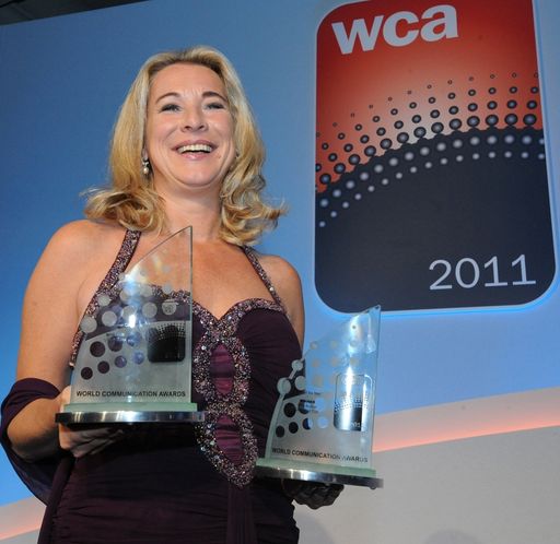 Silvia Schöpf, Vice President Customer Operations von UPC Austria mit World Communication Awards