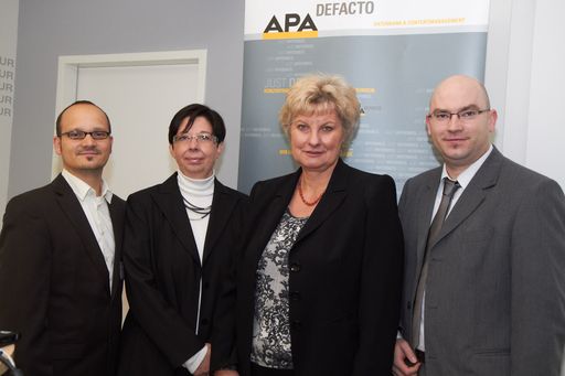 Beim "DeFacto-Highlight"-Branchenfrühstück präsentierten und diskutierten PR-Expertinnen und -Experten Tools und Methoden für Social Media Monitoring, v.l.: Olaf Nitz (PRVA Arbeitskreis PR 2.0), Martina Rathbauer, Waltraud Wiedermann und Helmut Paar (alle APA-DeFacto).