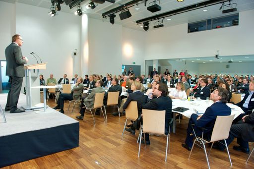Rund 200 Experten aus allen Bereichen der Bau- und Immobilienwirtschaft nahmen am Kongress "Lebenszyklus Hochbau" teil.